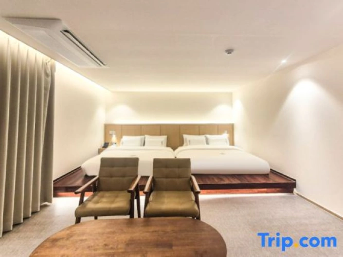 Royal Twin Family room