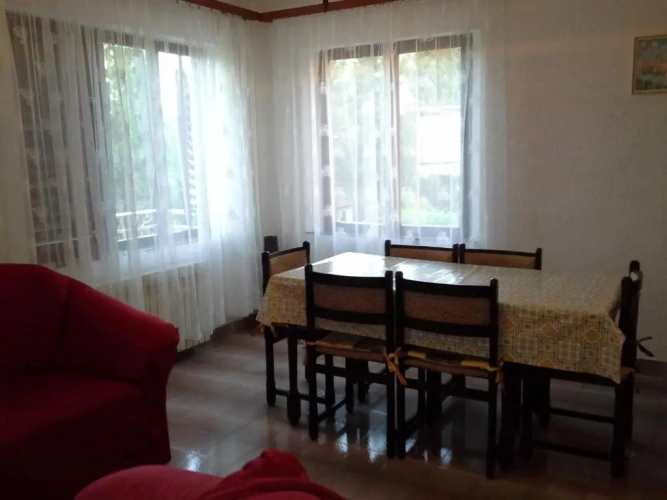 3 Bedrooms Apartment