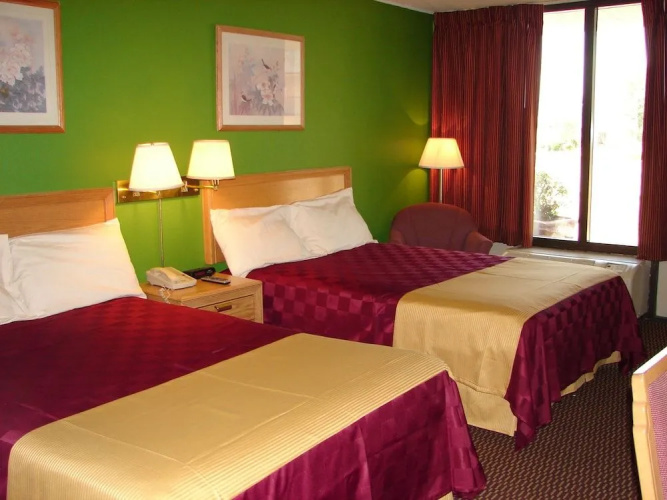 Columbus Inn & Suites