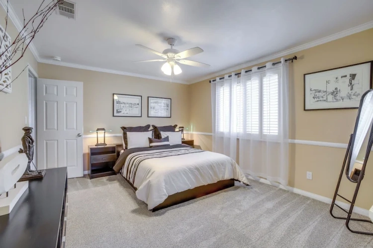 2 Bedrooms Apartment