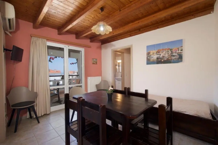 2 Bedrooms Apartment