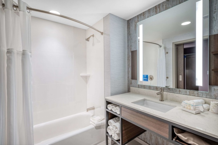 Hilton Garden Inn Boston Logan Airport photo 10