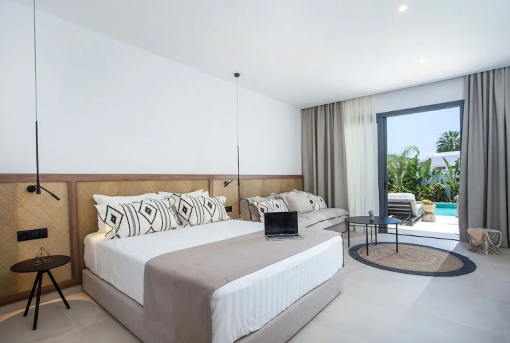 Vanik Suites
