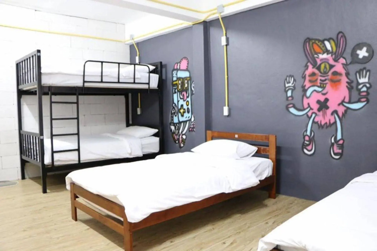 Norn Nung Len Cafe & Hostel