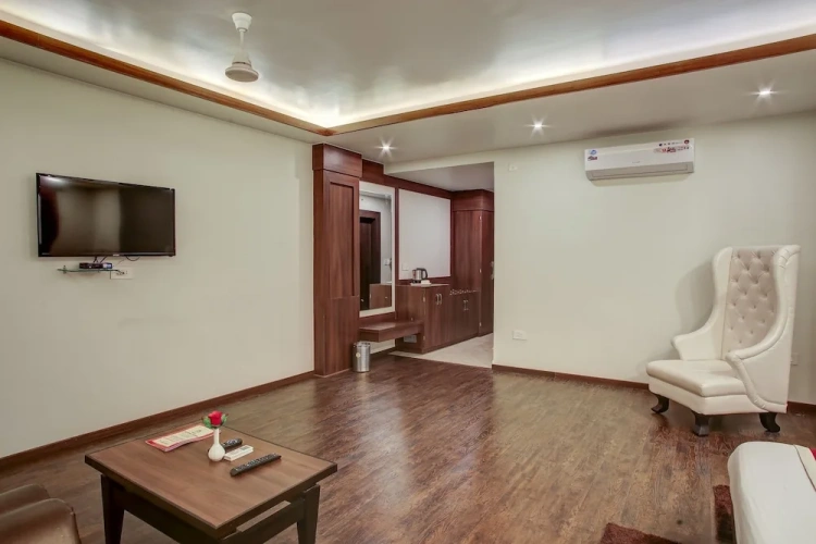 Premium Double Basement room