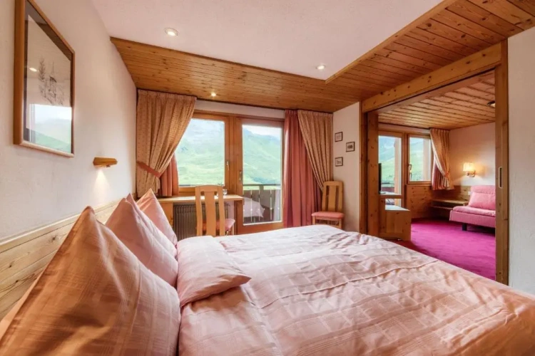 Suite with balcony and with view