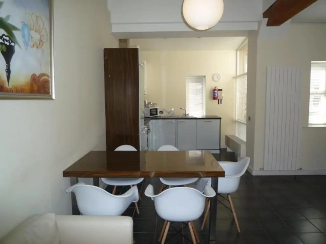 2 Bedrooms Cottage with garden view