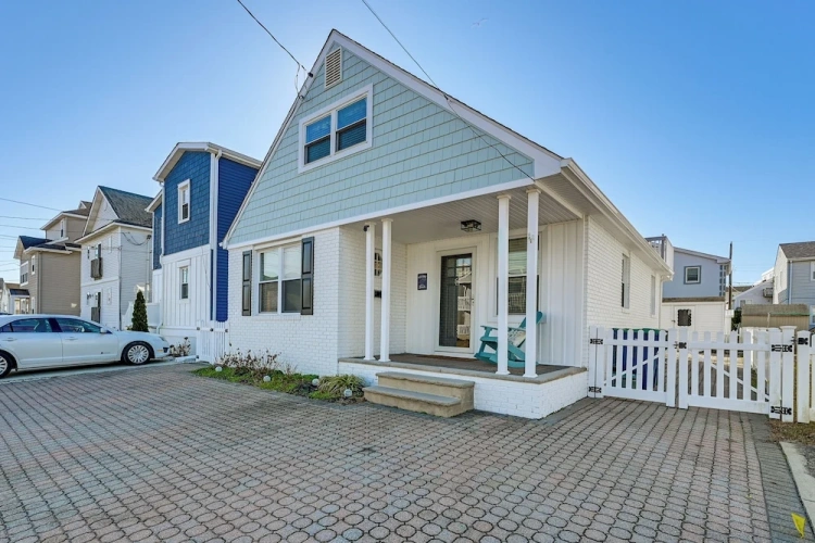4 Bedrooms Cottage