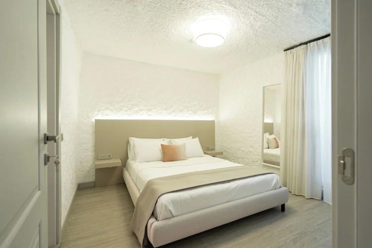 Economy room