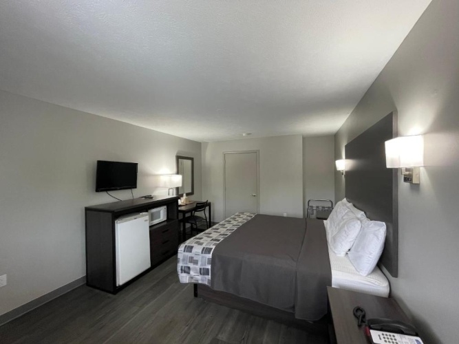 Embassy Inn