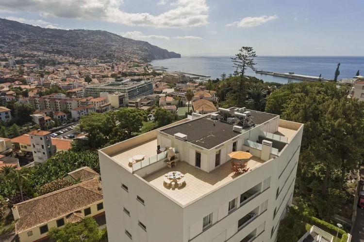 2 Bedrooms Comfort Apartment with mountain view
