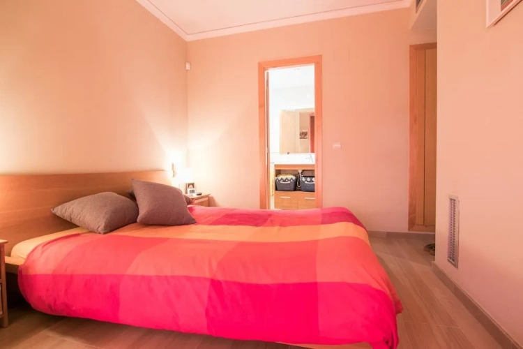 3 Bedrooms Apartment with garden view