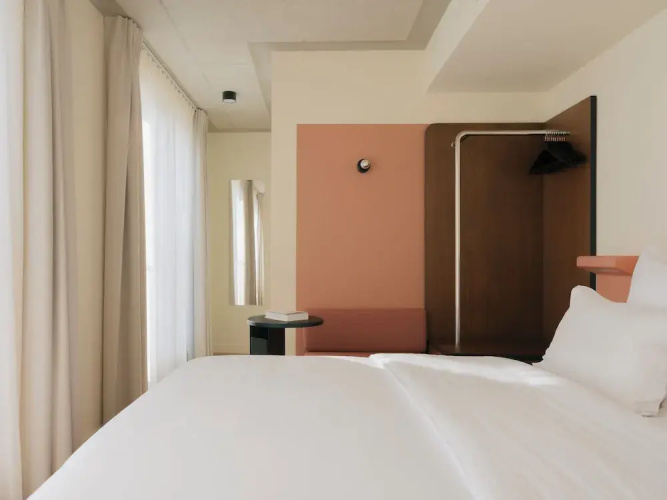 Edgar Suites - Église