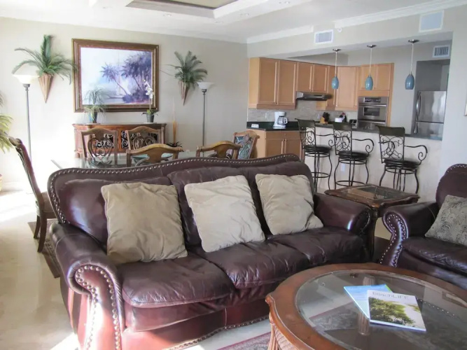 Majestic Sun Condos by Crystal Waters