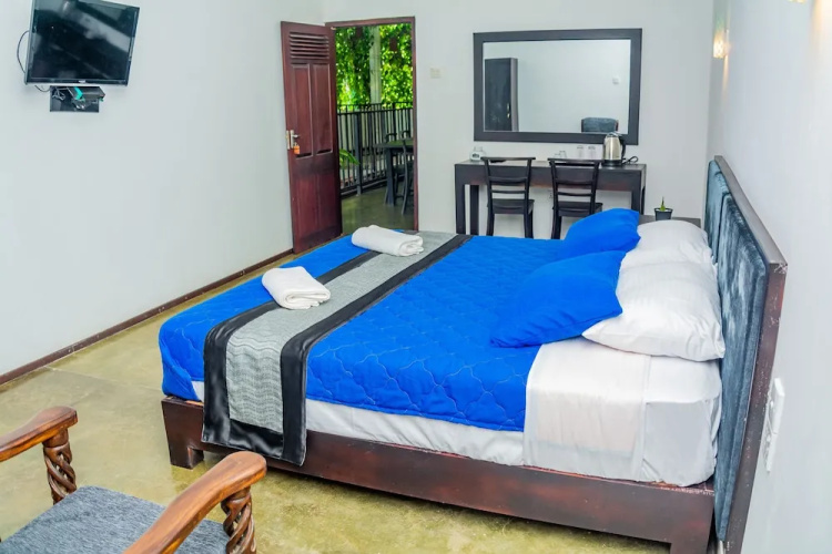 ShiCo Transit Hotel