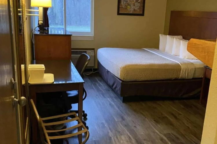 Coratel Inn & Suites By Jasper River Falls
