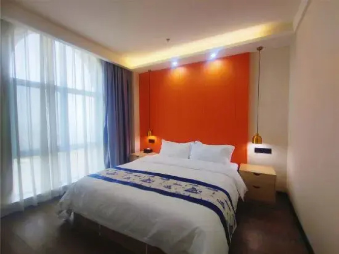 Yafeng Hotel (Xinyang Libao Square Wanxiangcheng Branch)