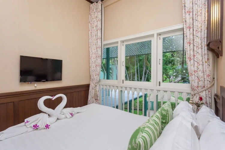 Deluxe Double room with balcony and with garden view