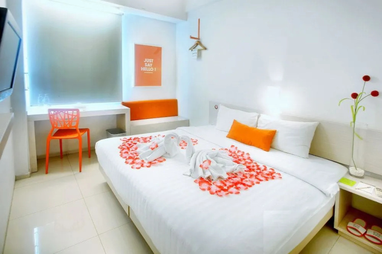 Hotel Algoritma