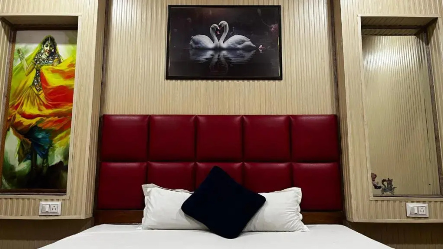 Hotel Raj
