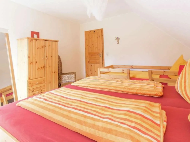 Comfortable Holiday Home Manderscheid With Garden