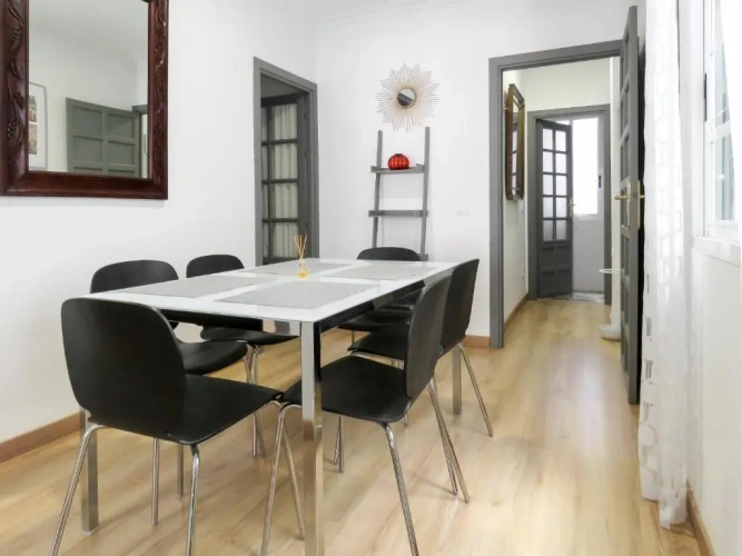 3 Bedrooms Apartment