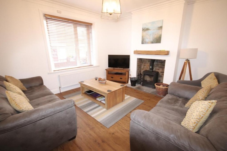 3 Bedrooms Cottage
