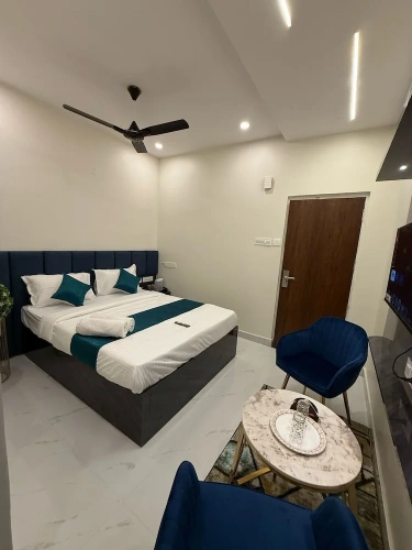 Deluxe Double room with city view