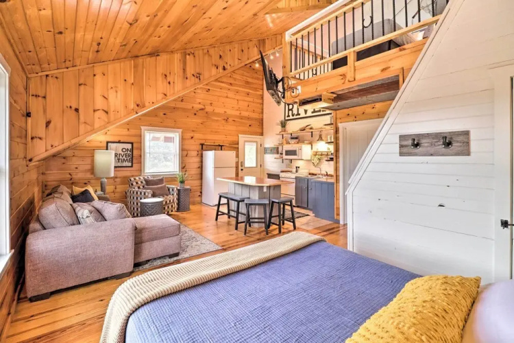 Updated Mtn View Studio W/ Loft - Near River! - 墨爾本