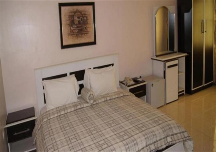 Royalview Hotel And Suites