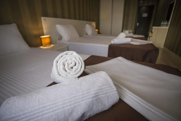 Hotel & Cafe Batus