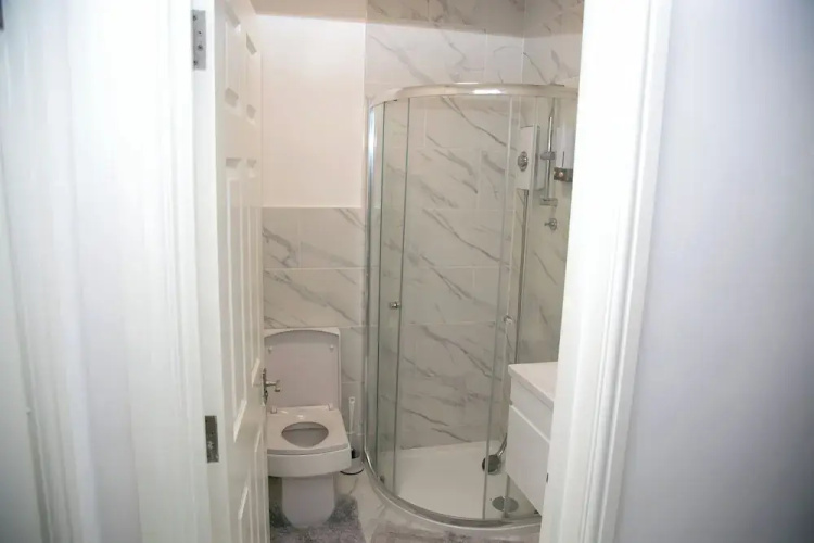 2 Bed Flat - Sleeps 3 - Wifi - Parking