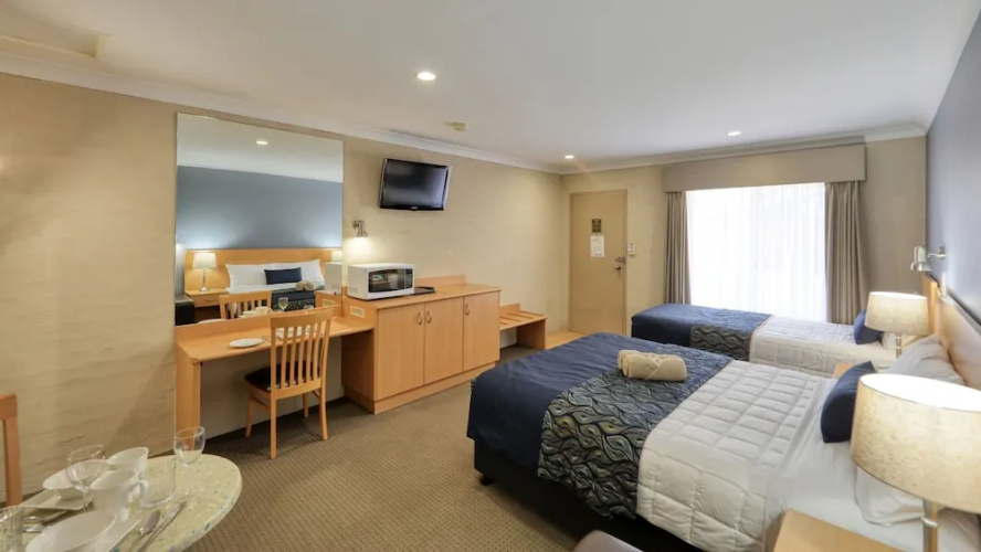 Edward Parry Motel