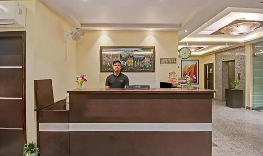 Fabhotel Avana