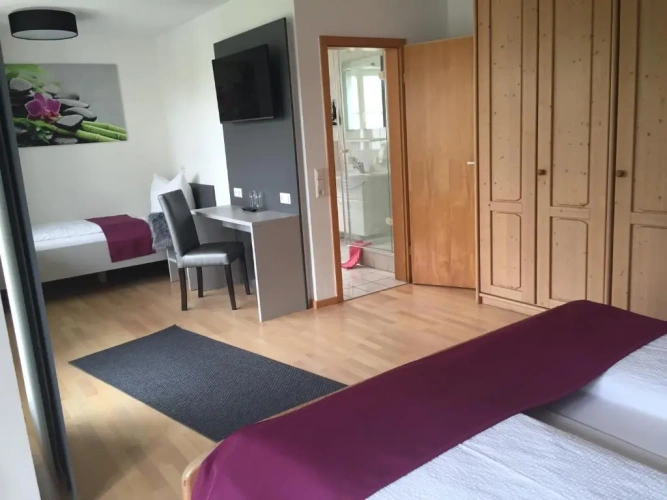 Standard Triple room