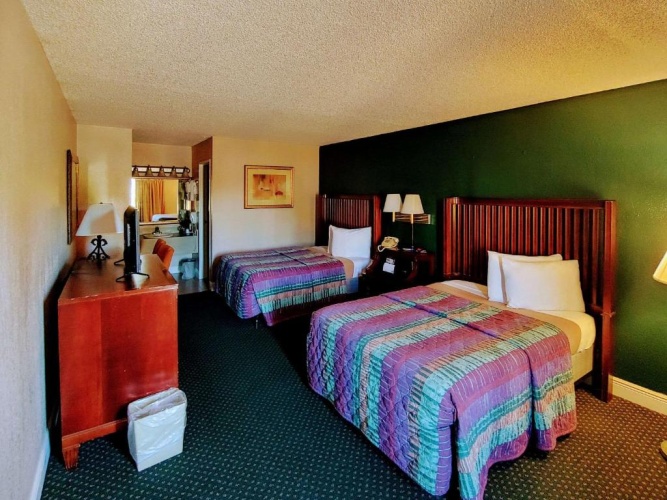 Deluxe Quadruple room