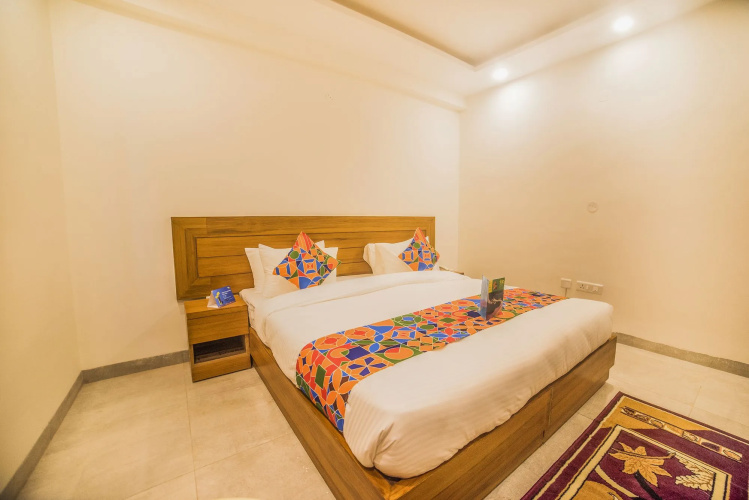 FabHotel NStay 32