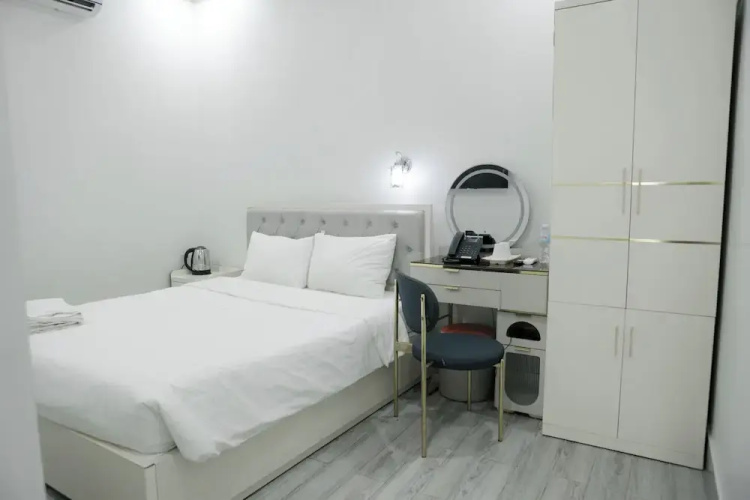 Tan Hanh Hotel