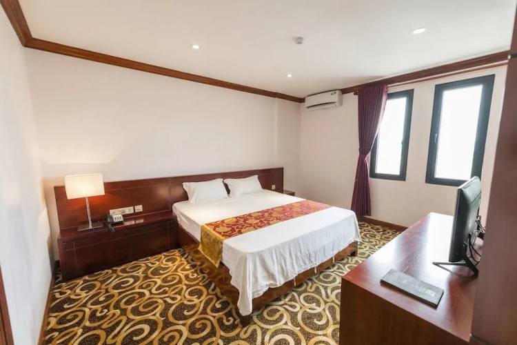 Hoang Trung Hotel