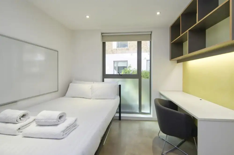 Comfort in Hammersmith Student Studio