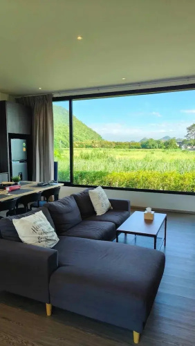 8 Pool Villas