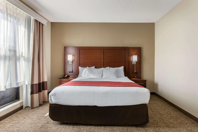 Comfort Suites Nashville near Percy Priest Lake