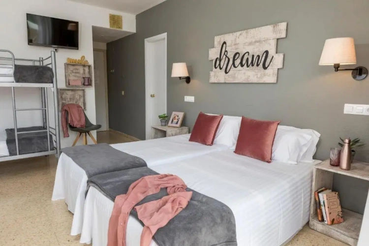 Standard Quadruple room