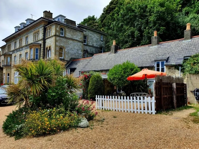3 Bedrooms Cottage