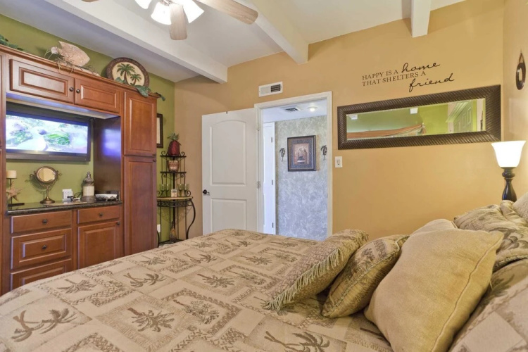 Aquarius Condominium 302