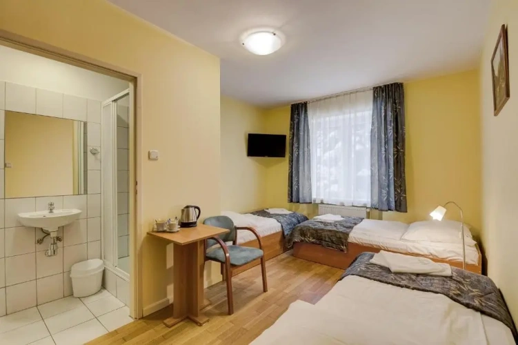 Economy Triple room