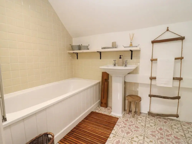 Hobbes Cottage