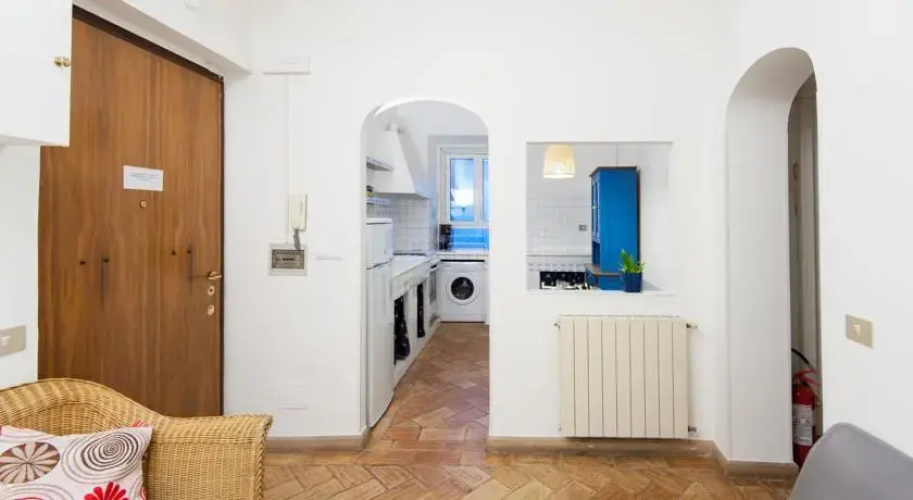 Fabulous St. Peter's Apartment