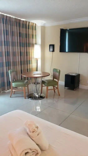 Newly Renovated Studio with Kitchenette