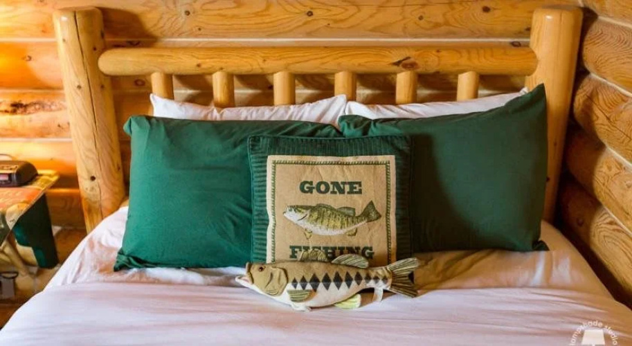 Cabin Creek Inn